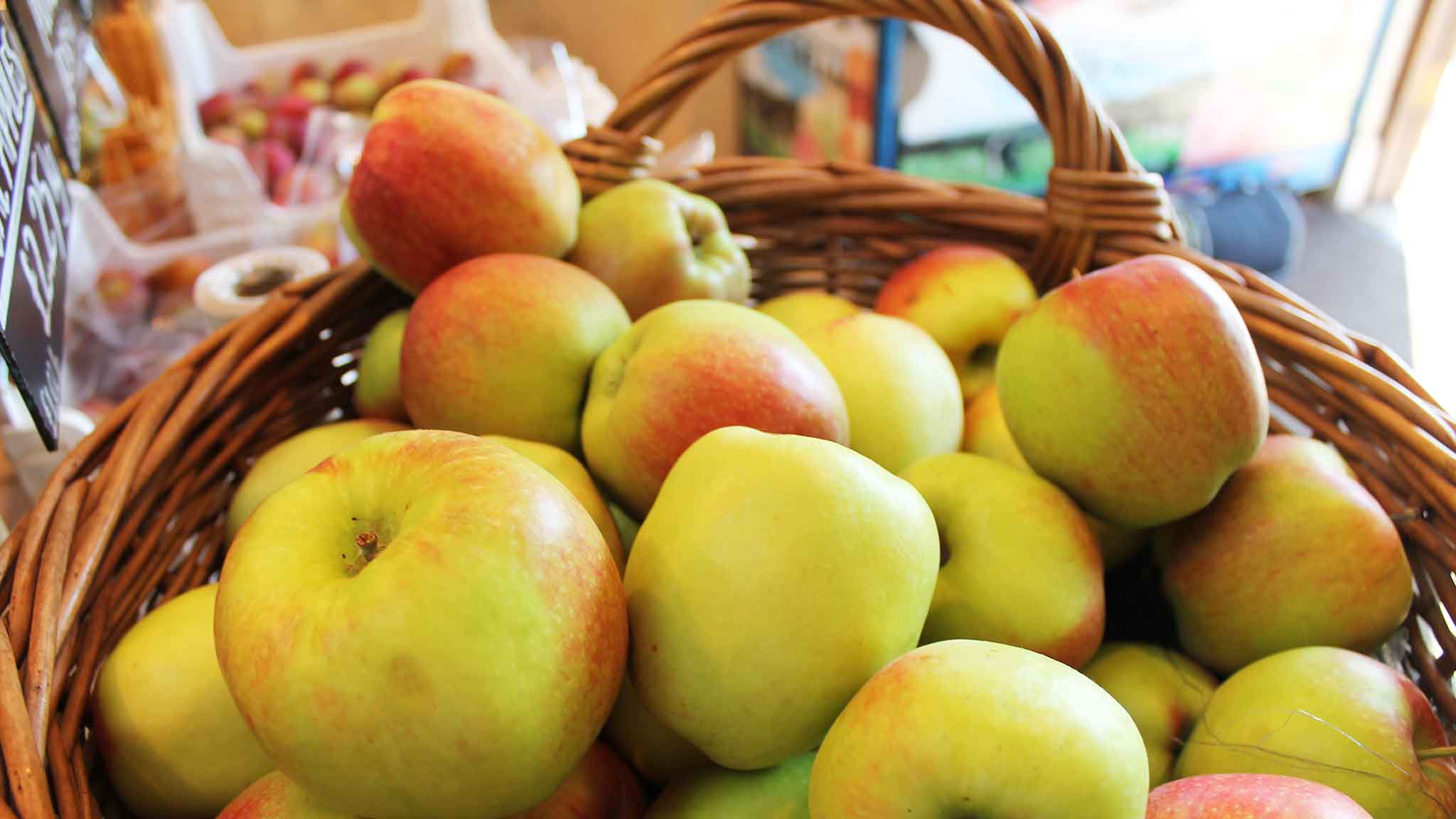 apples-primrose-vale-farm-shop-cheltenham